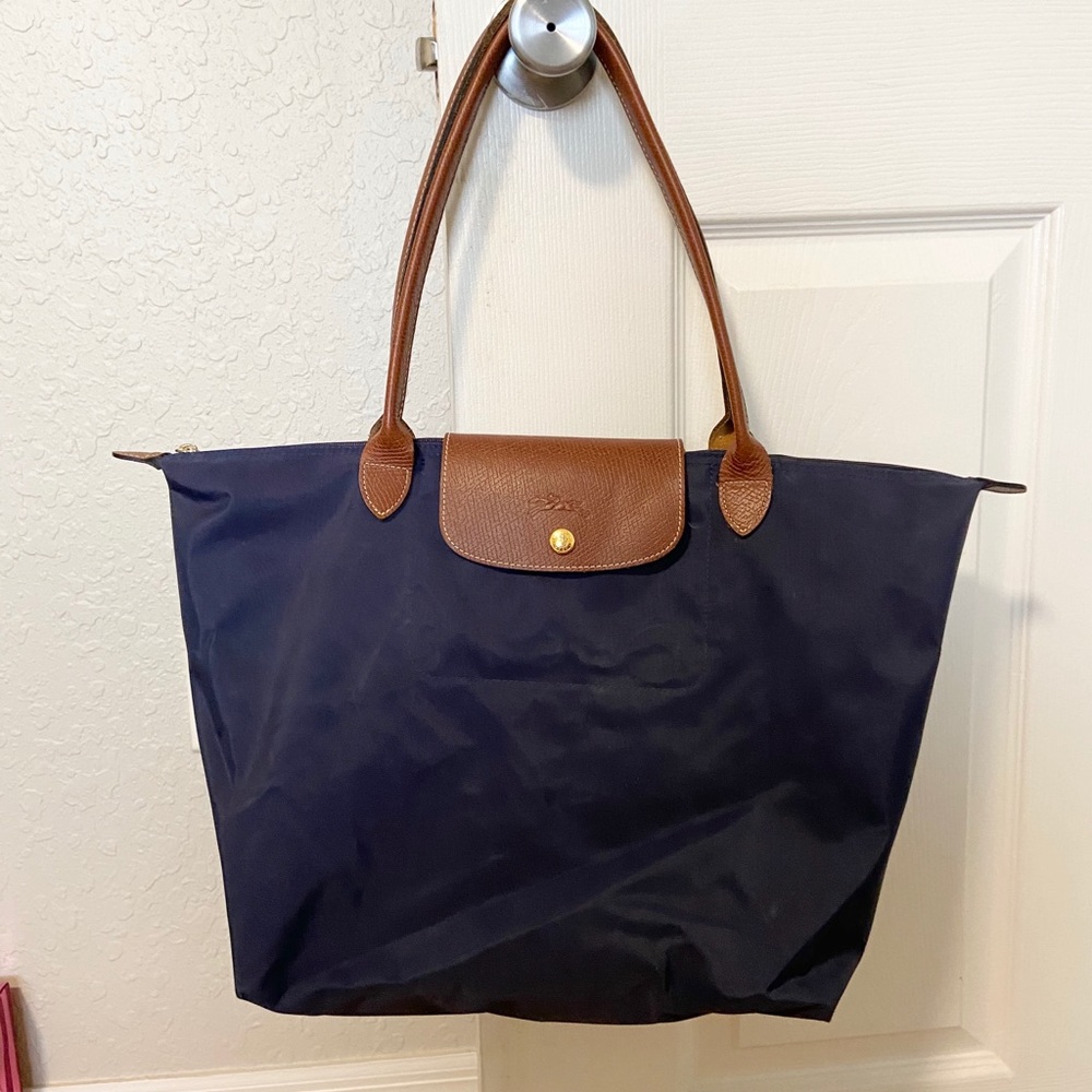 Longchamp Le Pliage Medium Shoulder Tote